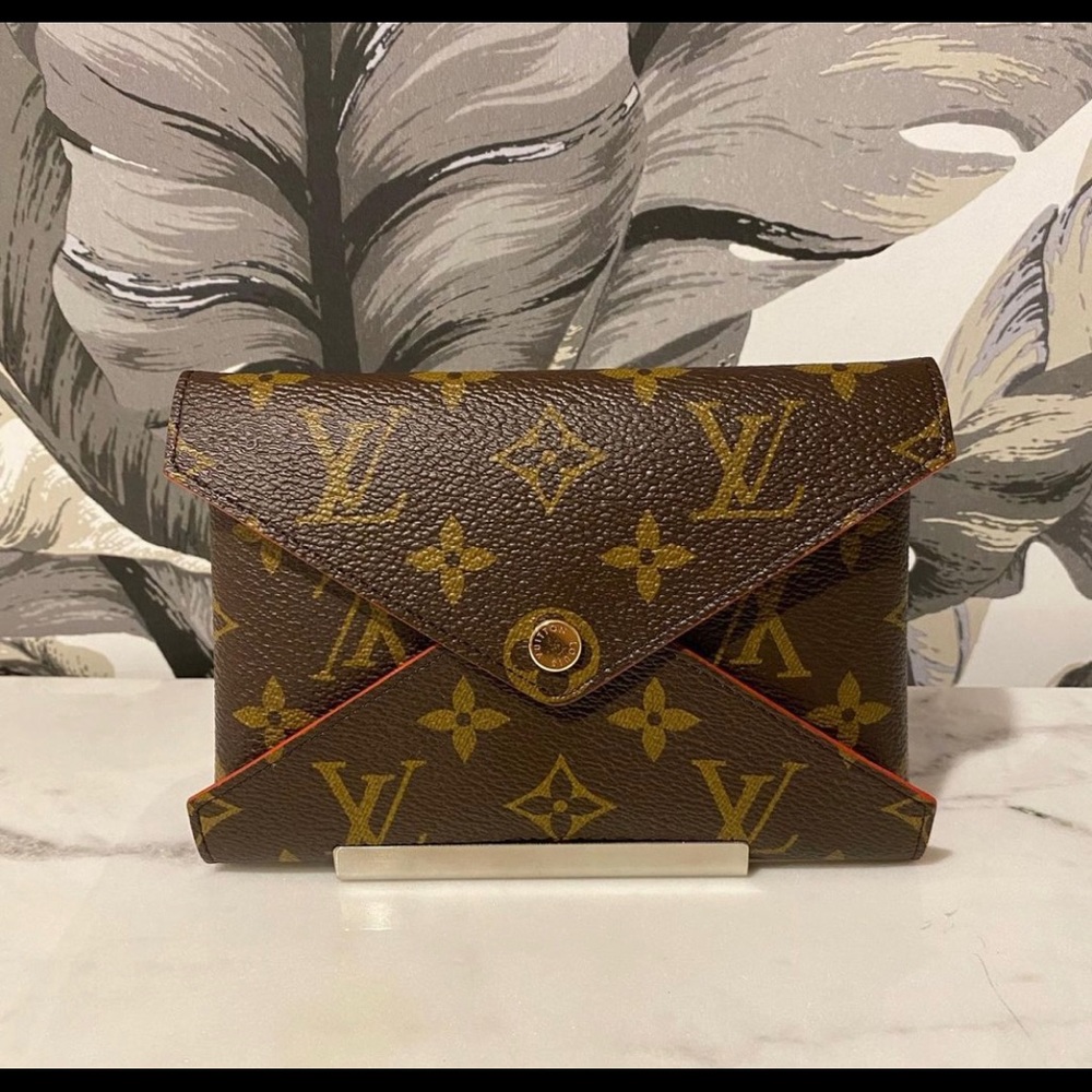 Louis Vuitton medium kirigami
